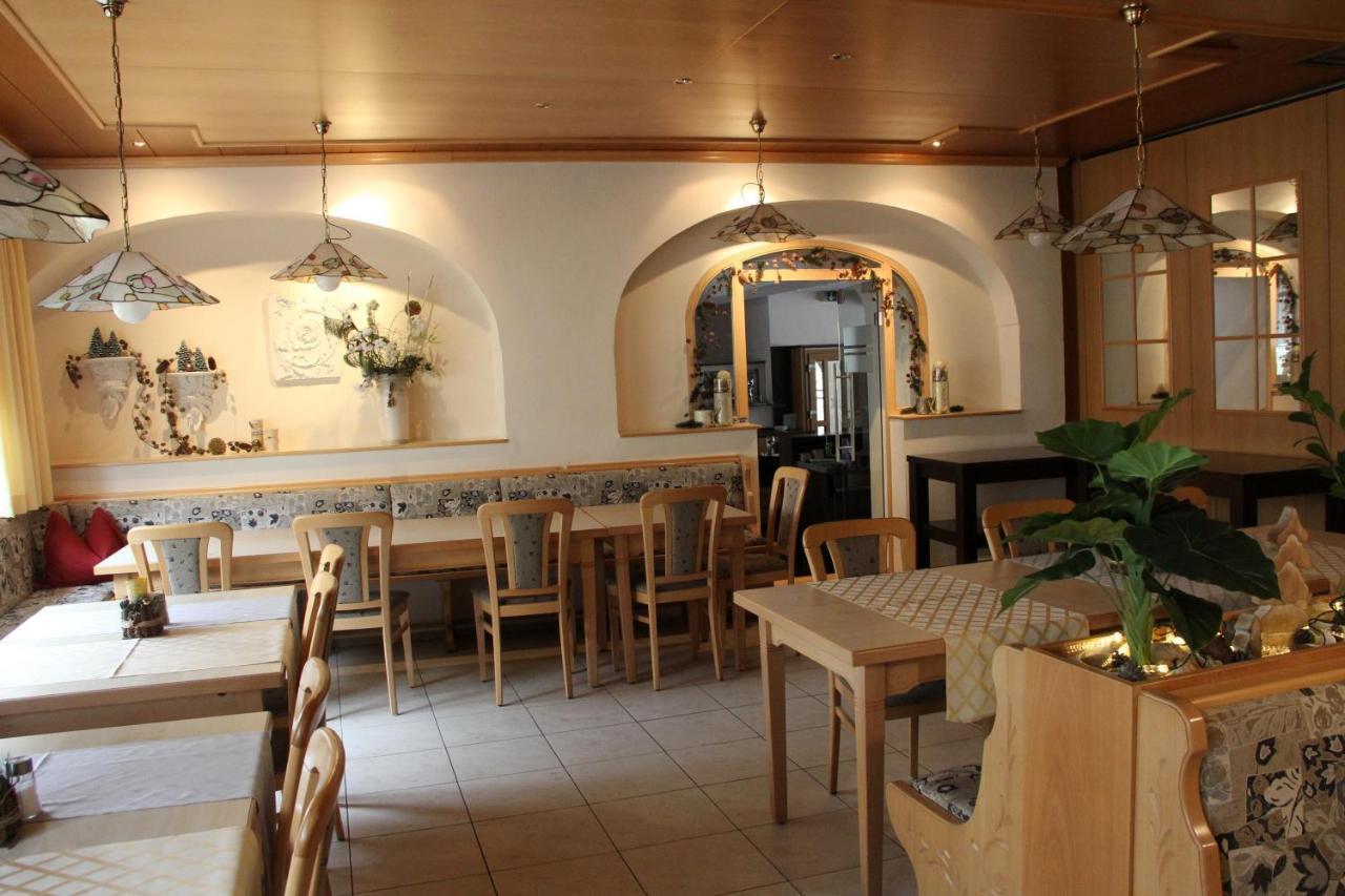 Hotel Drei Lilien Vohenstrauss Esterno foto