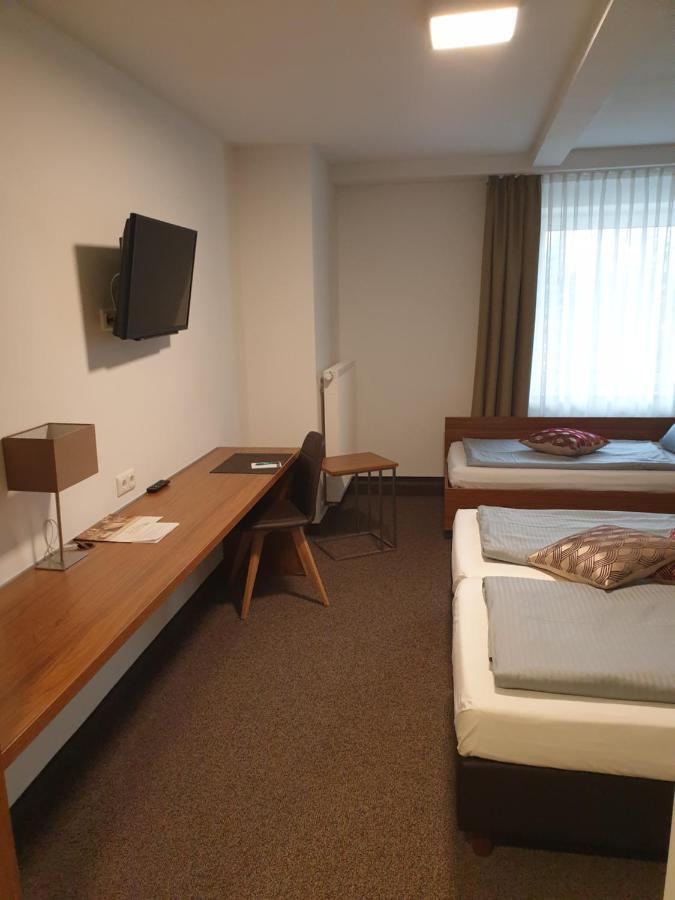 Hotel Drei Lilien Vohenstrauss Esterno foto