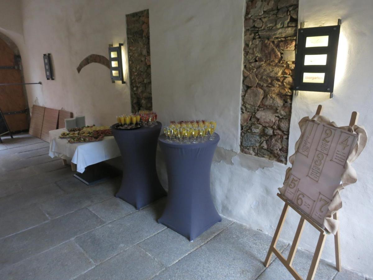 Hotel Drei Lilien Vohenstrauss Esterno foto
