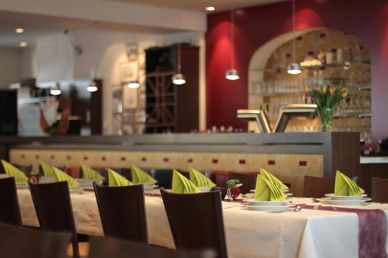 Hotel Drei Lilien Vohenstrauss Esterno foto