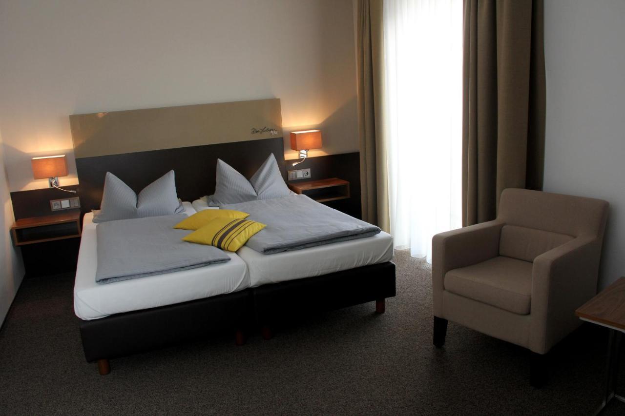 Hotel Drei Lilien Vohenstrauss Esterno foto